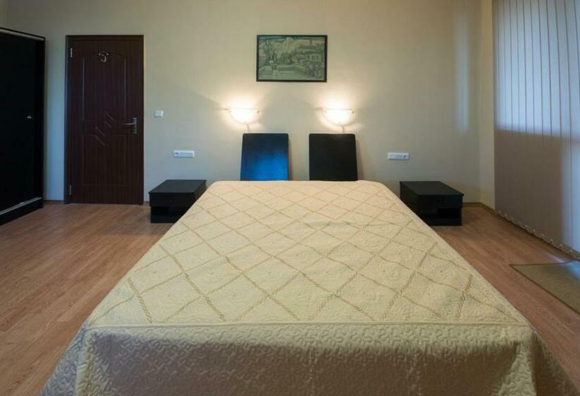 פנסיון Guest House La Casa