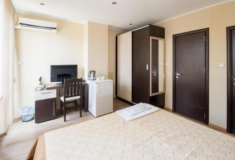 פנסיון Guest House La Casa