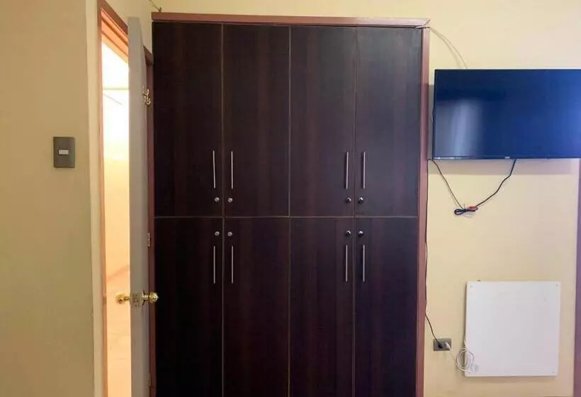 ペンション Juku Hostal