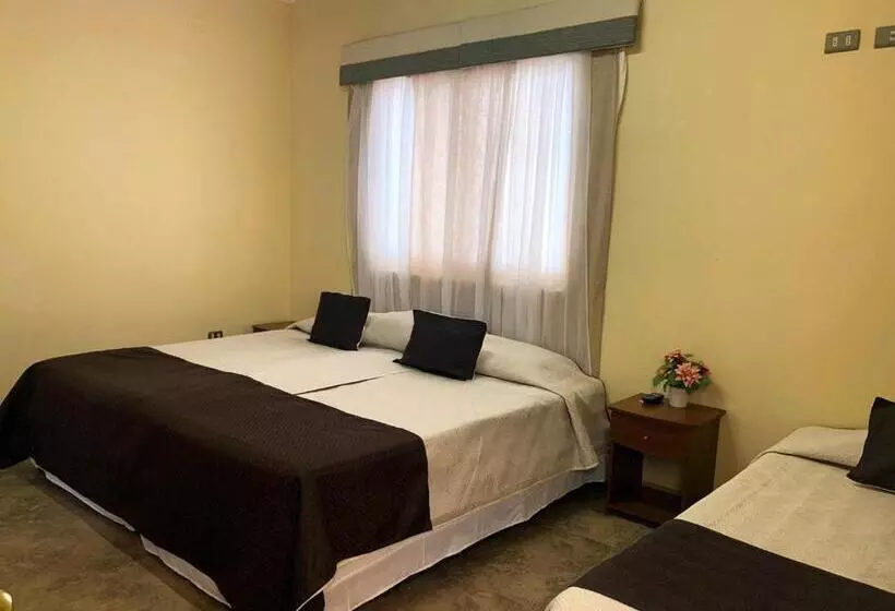 ペンション Juku Hostal