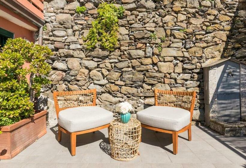 بنسيون La Torretta Lodge