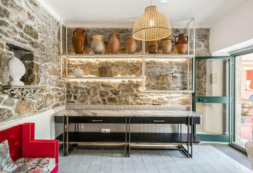 بنسيون La Torretta Lodge