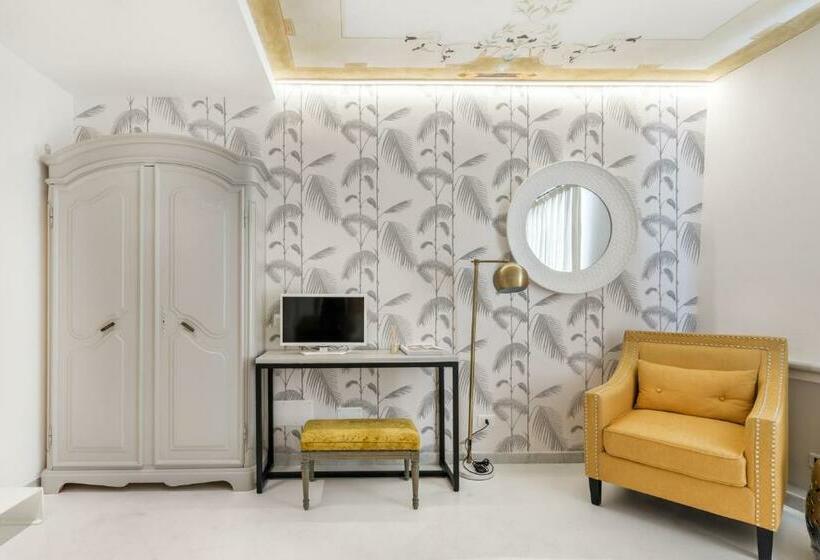 بنسيون La Torretta Lodge