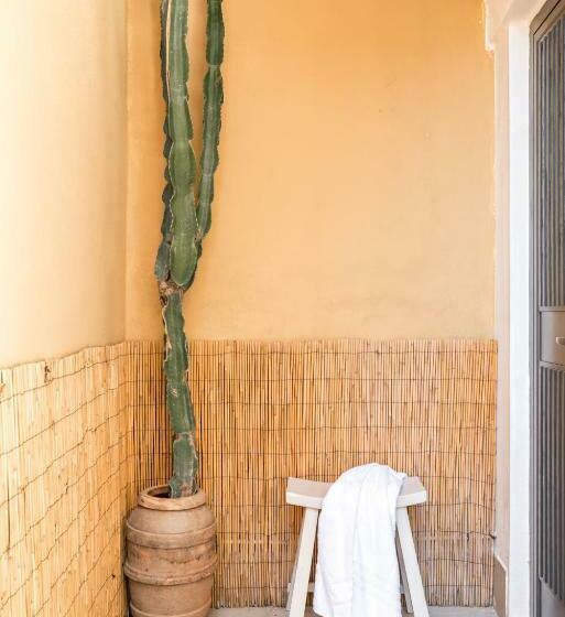 بنسيون La Torretta Lodge