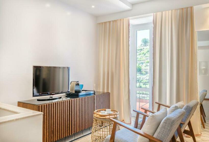 بنسيون La Torretta Lodge