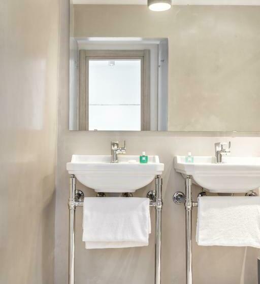 بنسيون La Torretta Lodge