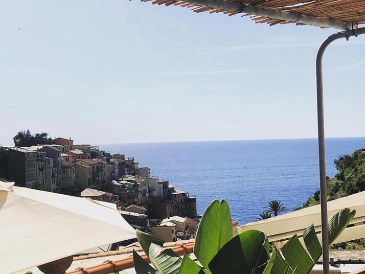 بنسيون La Torretta Lodge