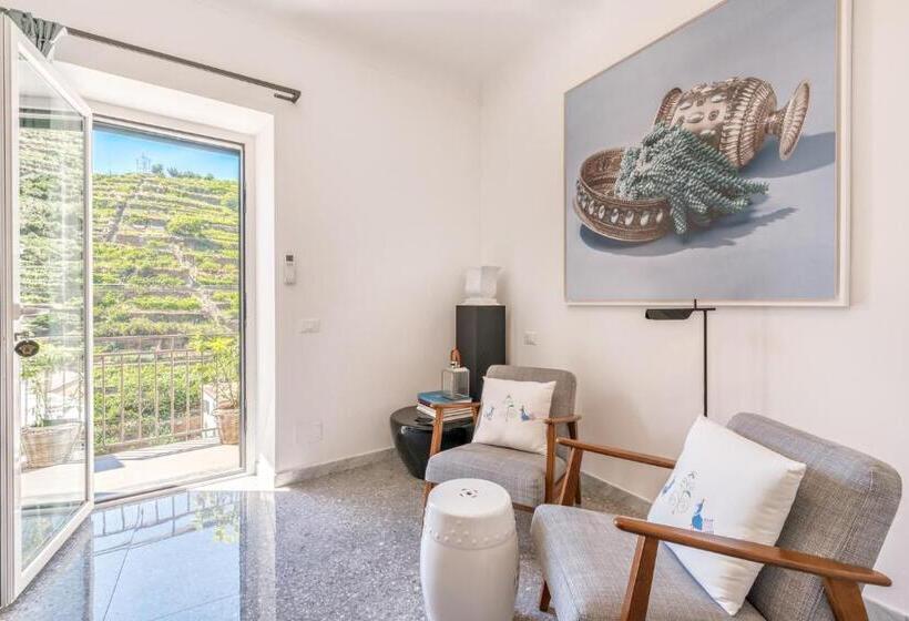 بنسيون La Torretta Lodge