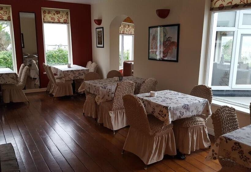 بنسيون Portfinn Lodge