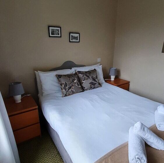 بنسيون Portfinn Lodge