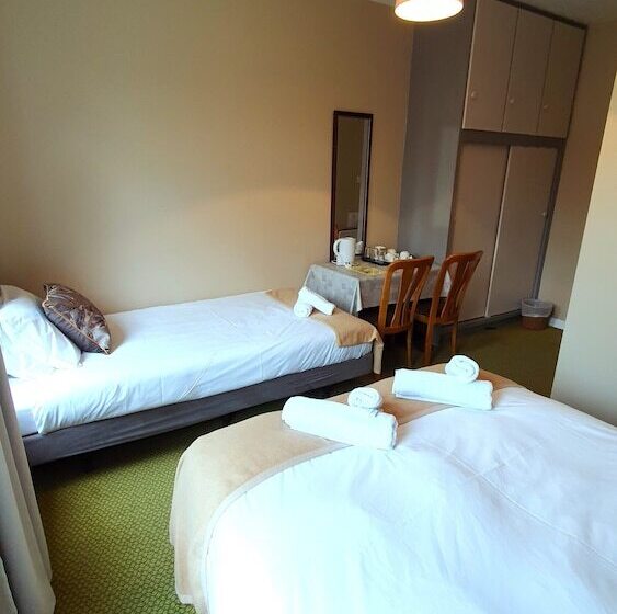 بنسيون Portfinn Lodge