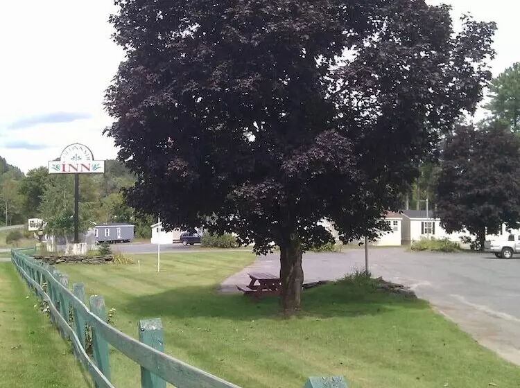 Retkeilymaja Colonnade Inn