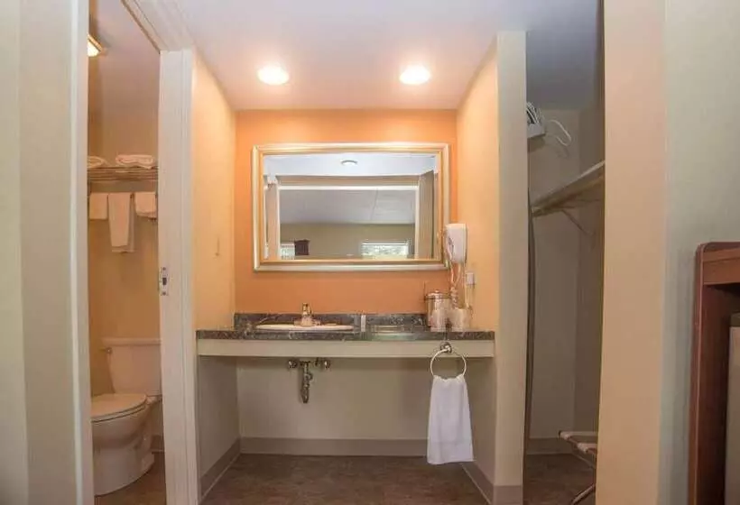 Retkeilymaja Colonnade Inn