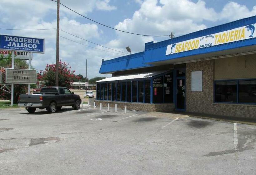 فندق صغير Lufkin Inn