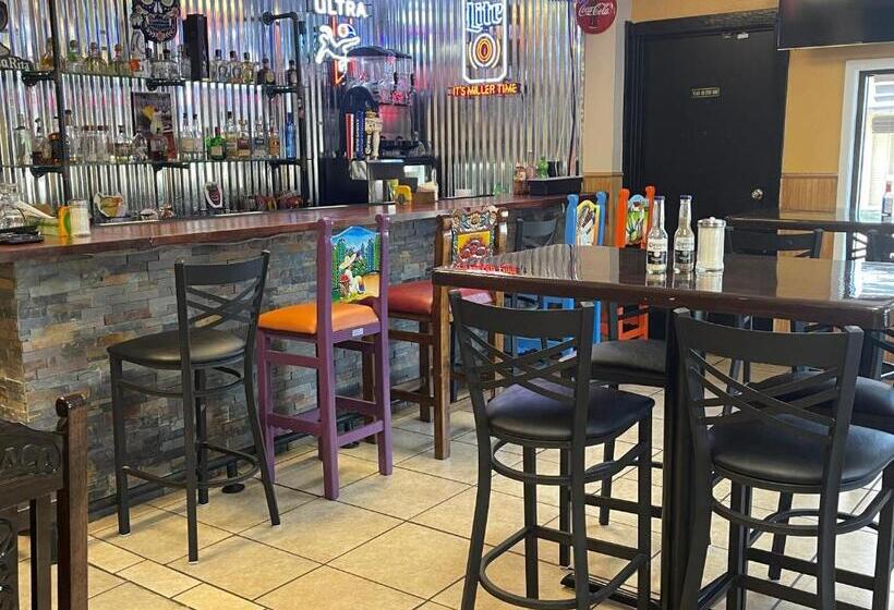 فندق صغير Lufkin Inn