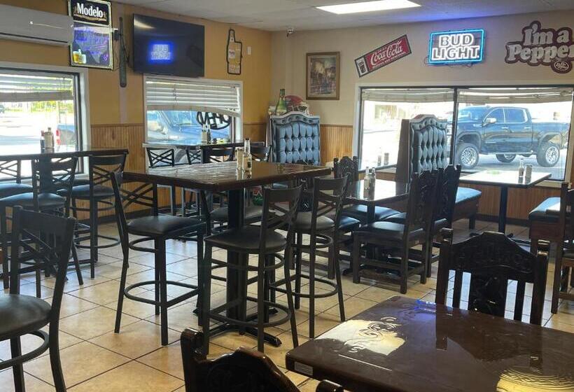 فندق صغير Lufkin Inn