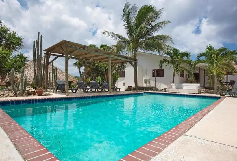 Bantopa Apartments