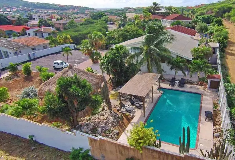 Bantopa Apartments