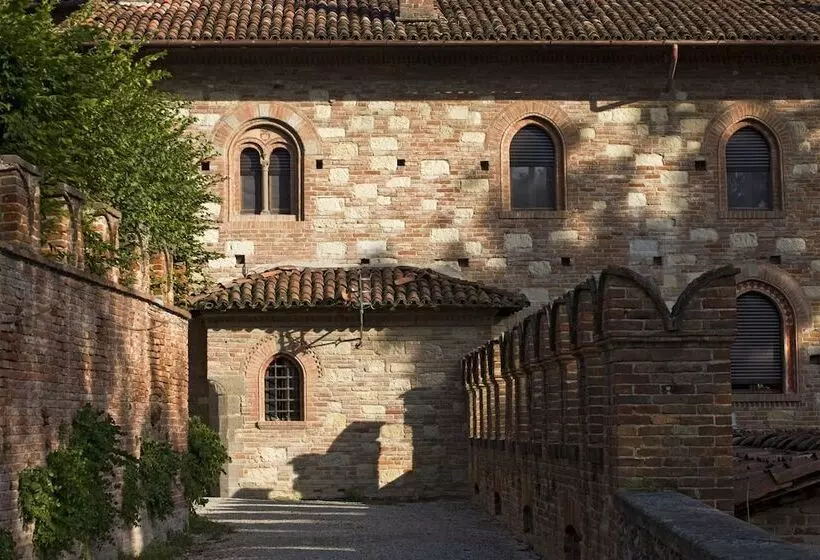 Hotelli Castello Di Gabiano