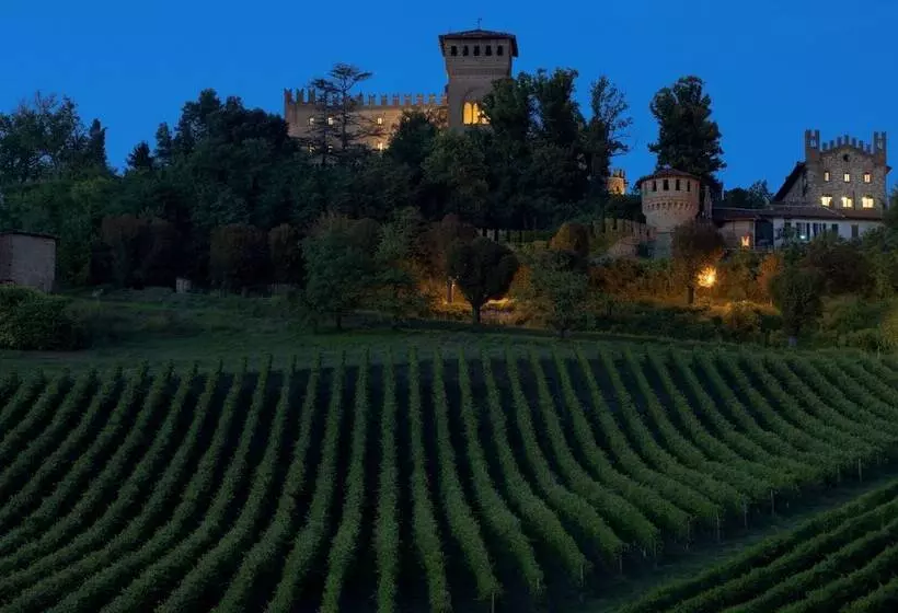 Hotelli Castello Di Gabiano