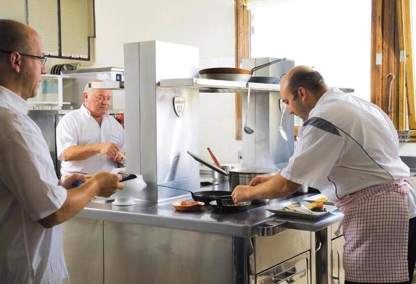 Отель Les Soldanelles