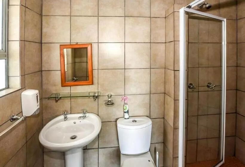 Majatalo Ingwe Guesthouse