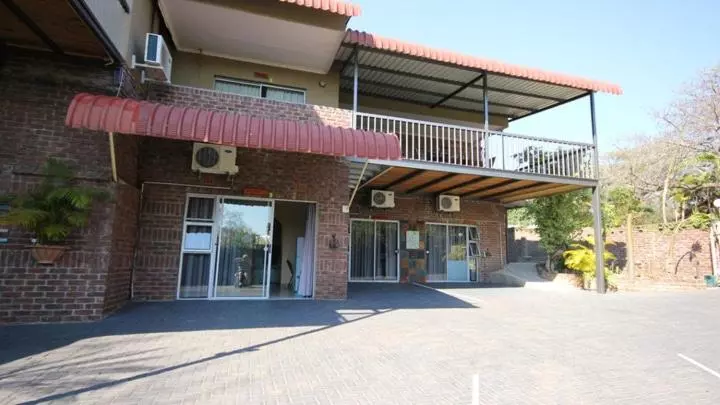 Majatalo Ingwe Guesthouse