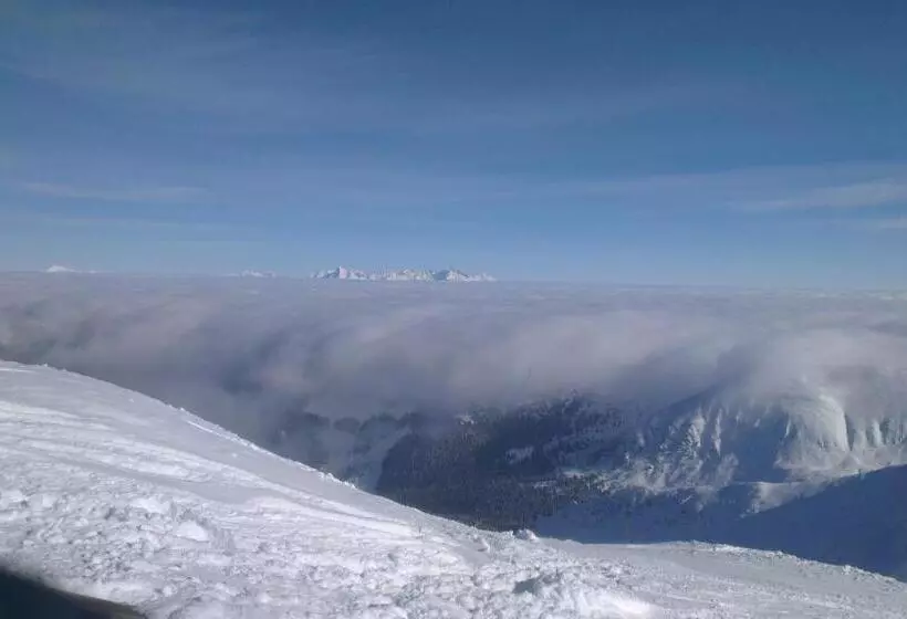 Majatalo Penzion V Strani