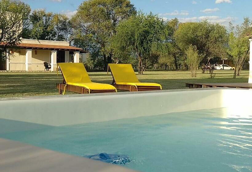 호스텔 La Catalina Suites De Campo