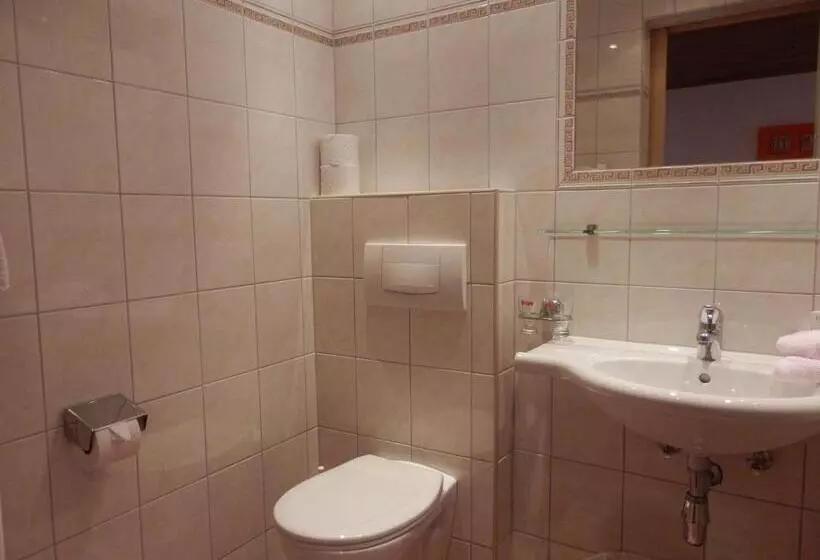 ペンション Alpenfrieden