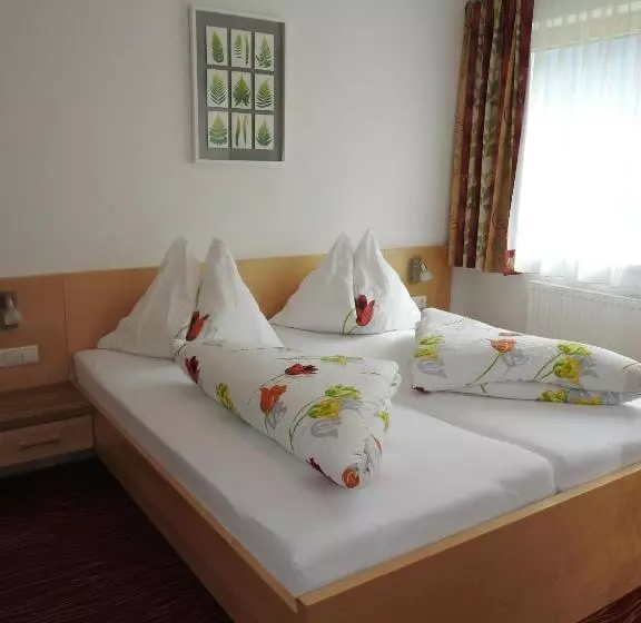 ペンション Alpenfrieden