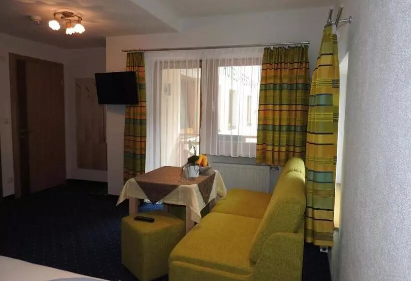 ペンション Alpenfrieden