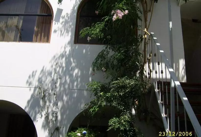 Majatalo Hostal Camiluz