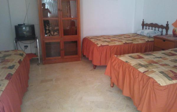 פנסיון Hostal Camiluz