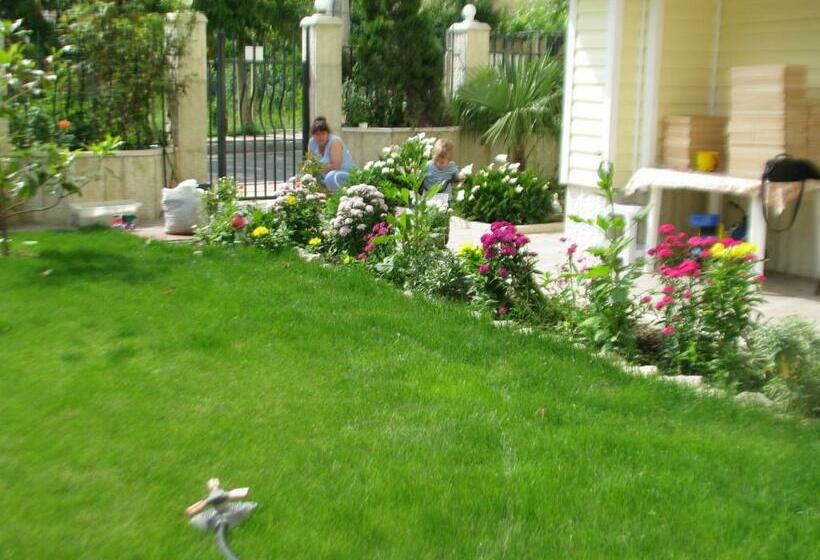 פנסיון Vladimirov Guest House