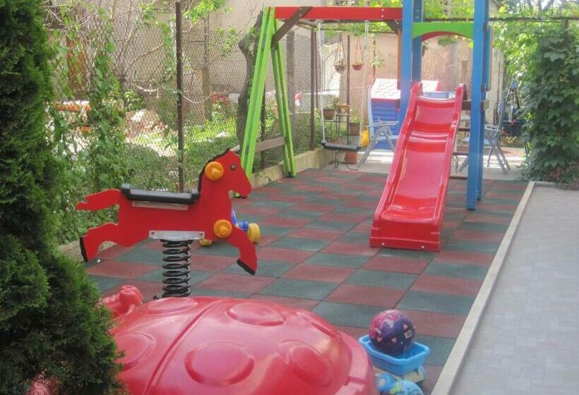 פנסיון Vladimirov Guest House