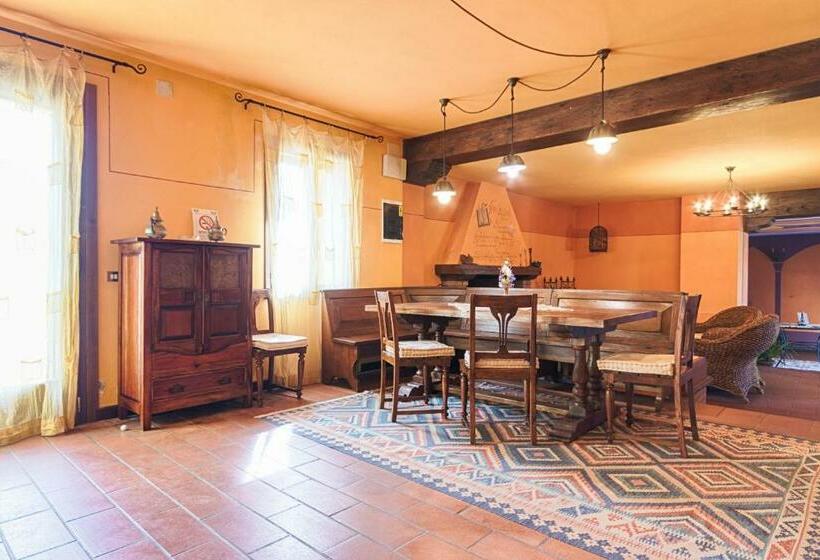 فندق Agriturismo Podere Villa Alessi