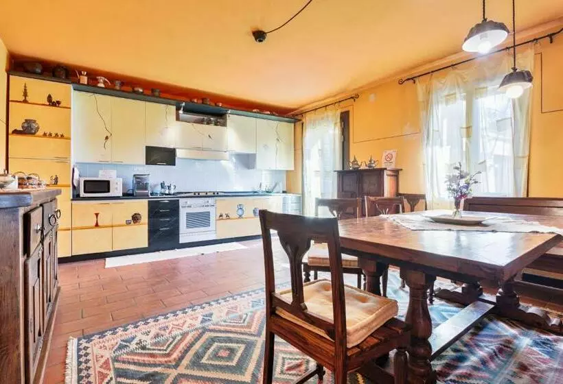 هتل Agriturismo Podere Villa Alessi