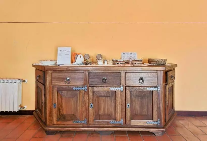 هتل Agriturismo Podere Villa Alessi