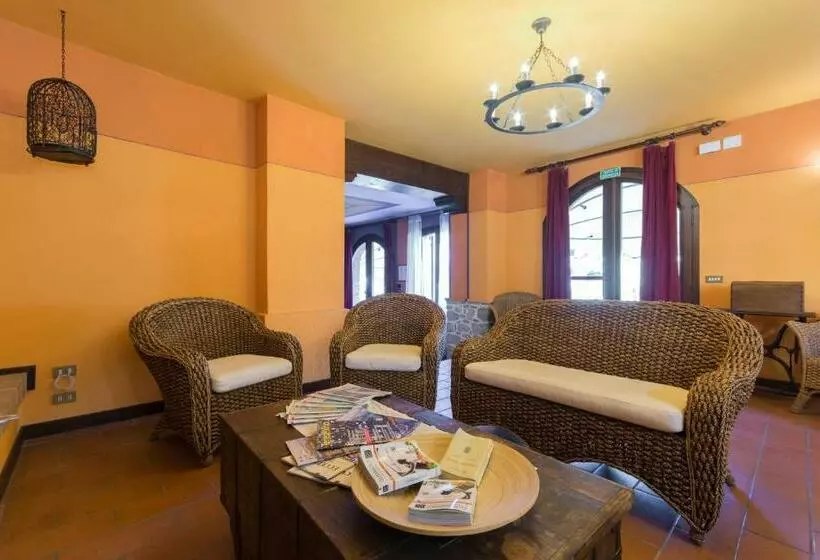 هتل Agriturismo Podere Villa Alessi