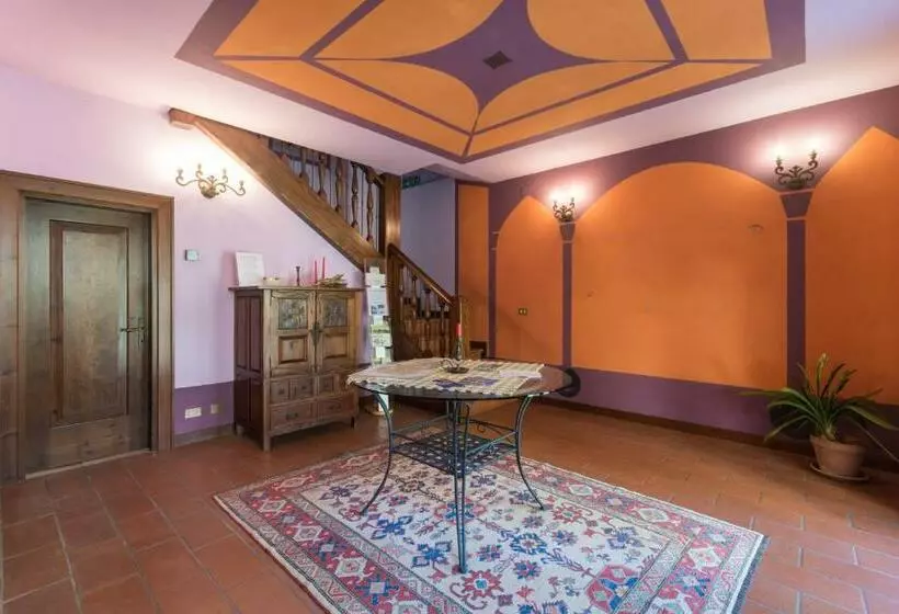 هتل Agriturismo Podere Villa Alessi