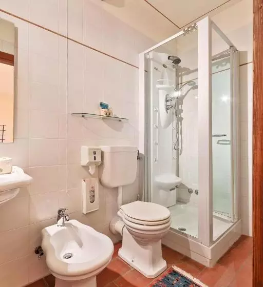 هتل Agriturismo Podere Villa Alessi