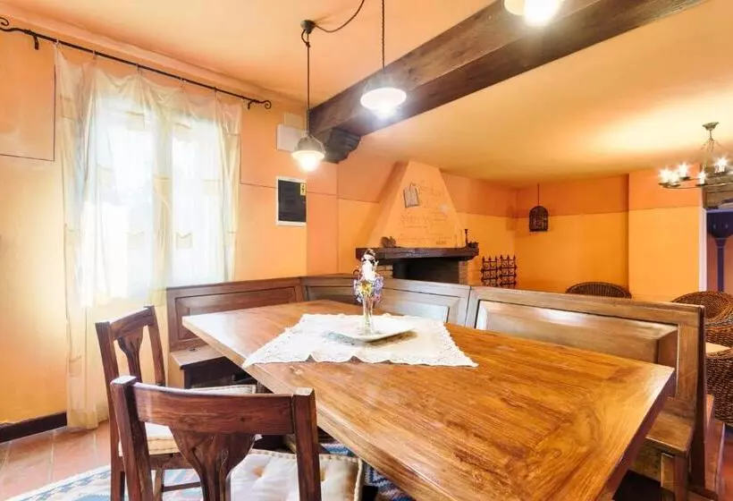 هتل Agriturismo Podere Villa Alessi