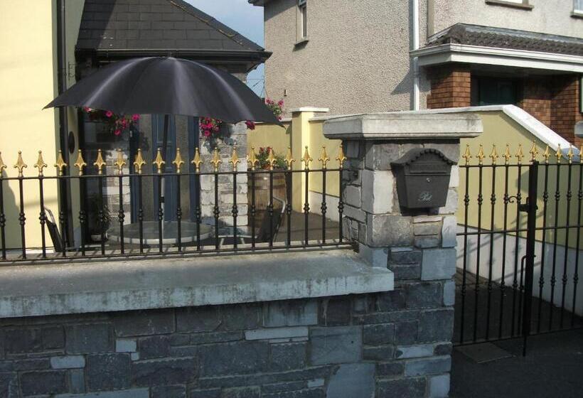 פנסיון Clare Street B&b