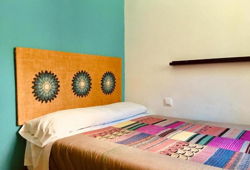 بنسيون Duermevela Hostel