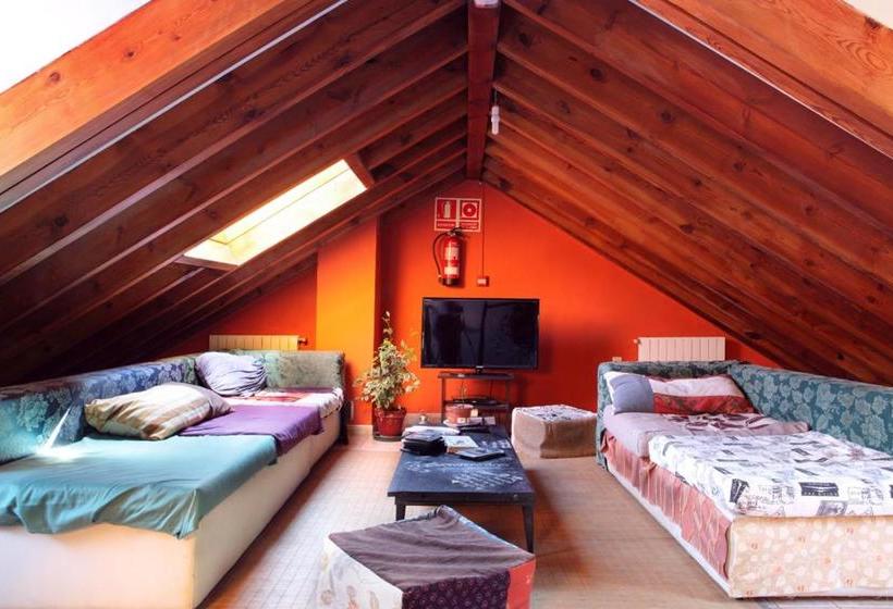 بنسيون Duermevela Hostel