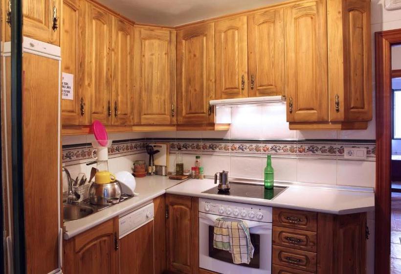 بنسيون Duermevela Hostel