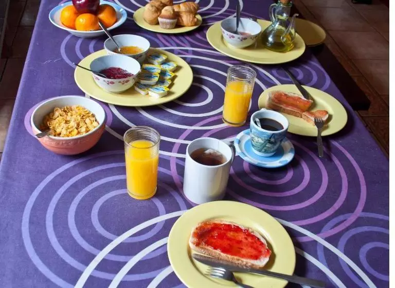 پانسیون Duermevela Hostel