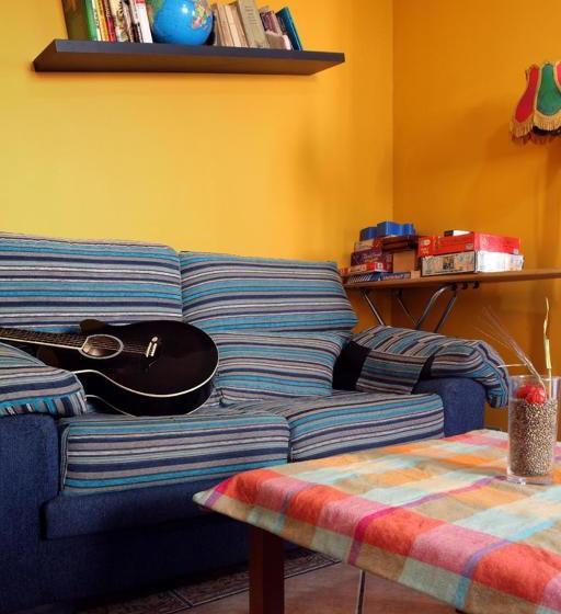 بنسيون Duermevela Hostel