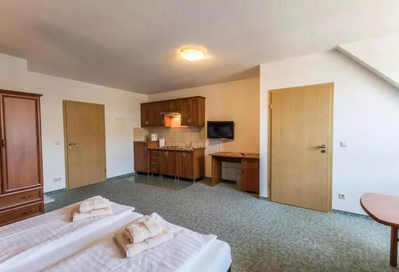 ペンション Gasthof Zum Slawen